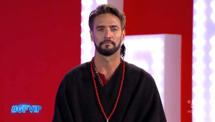 Grande Fratello Vip, il ritorno di Alex Belli nella Casa per un confronto con Soleil | Video Mediaset Alex Belli
