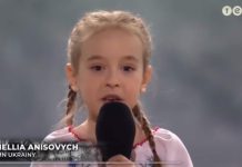 Amelia, la bimba di 7 anni che cantava Frozen, è tornata a cantare a Lodz, in Polonia | Video Amelia