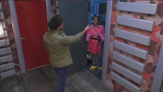 GF Vip, Barù contro Lulù: “Non c’è discorso Lulù, chiedi scusa e basta. Non hai rispetto per le robe degli altri” | Video Mediaset Barù Vs Lulù