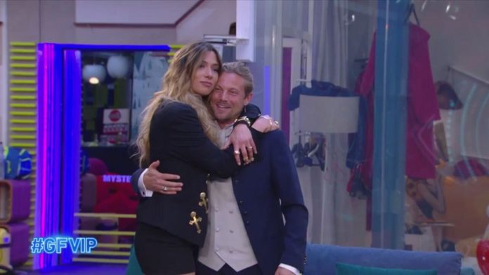GF Vip, televoto flash tra Davide Silvestri e Soleil Sorge: doppio esito. Terzo finalista ed eliminato | Video Mediaset Chi vuoi in finale
