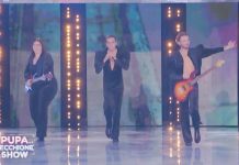 La Pupa e il Secchione Show: i secchioni si trasformano nei Maneskin | Video Mediaset La pupa e il secchione show