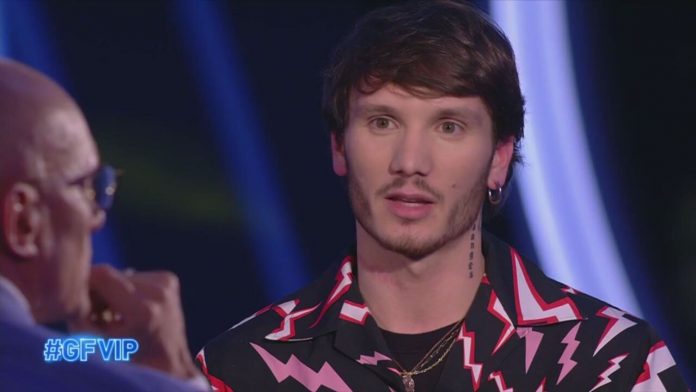 GF Vip, Alfonso Signorini, intervista Manuel Bortuzzo: “Si può vivere anche una vita di mer*a l’importante che ci sia amore” | Video Mediaset Manuel Bortuzzo a Verissimo