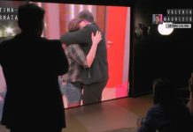 Ultima Fermata, Valeria è confusa, non sa chi scegliere: interviene lo psicologo | Video WittyTv Valeria Maurizio e lo specchio