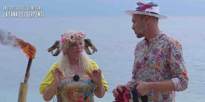 Isola dei Famosi: chi è uscito ieri sera, lunedì 25 aprile 2022? Nessun Eliminato | Video Mediaset Ilona Staller a L'Isola dei Famosi 2022