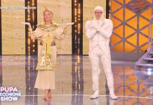 Flavia Vento in versione “Cleopatra” canta a La Pupa e il Secchione Show | Video Mediaset Flavia Vento la pupa e il secchione show