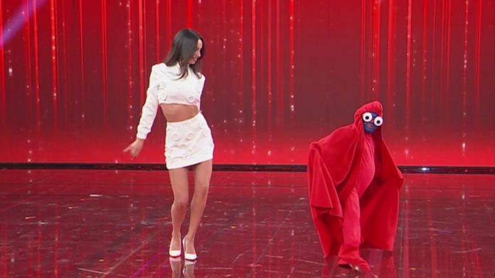 Giovannino ad “Amici 21” balla The summer is magic con Francesca Tocca e poi fa il botto | Video Witty TV Giovannino e Francesca Tocca