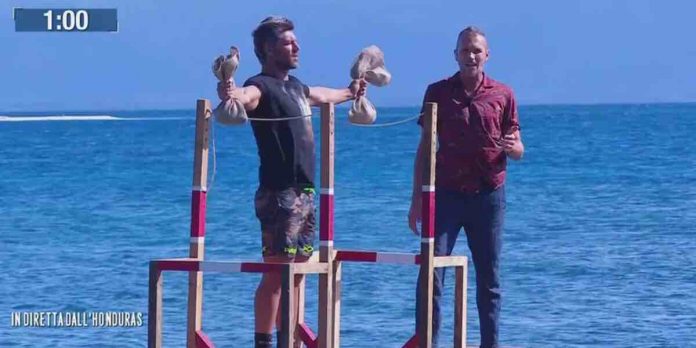 Isola dei Famosi 2022, Clemente Russo vince la sfida e rientra in gioco | Video Mediaset Clemente Russo a L'Isola dei Famosi 2022