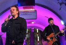 Bono Vox e David Howell Evans (The Edge) degli U2: concerto a sorpresa nella metropolitana di Kiev | Video Bono Vox U2 Kiev Concerto a Sorpresa