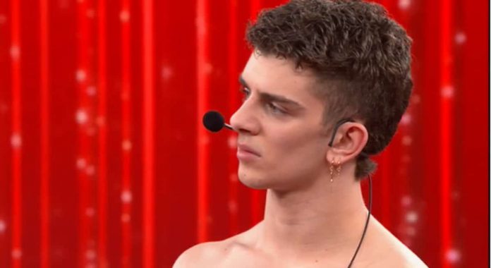 Dario in lacrime ad Amici 21: le parole di Alessandra Celentano | Video Witty Tv Dario in lacrime