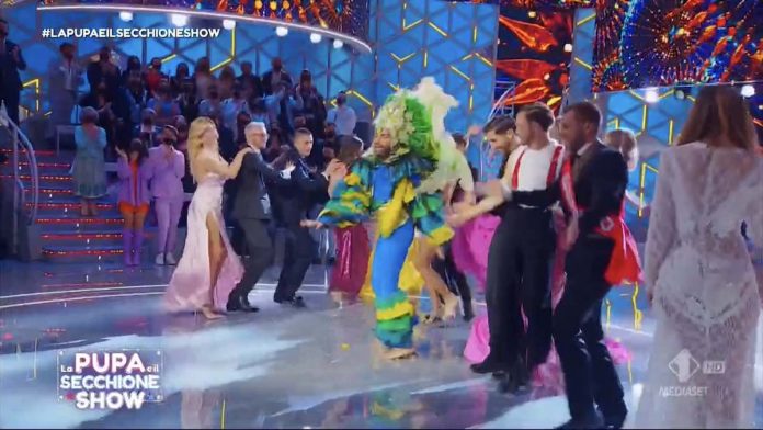 Federico Fashion Style, la sua esibizione a La Pupa e il Secchione Show | Video Mediaset Federico Fashion style la pupa e il secchione show