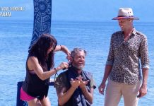 Isola dei Famosi 2022: Edoardo Tavassi si fa rasare i capelli da Carmen Di Pietro | Video Mediaset Isola dei Famosi 2022