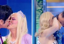 Isola dei Famosi 2022: il bacio tra Cicciolina e l’avvocato e quello tra Nicola Savino e Vladimir Luxuria | Video Mediaset Isola dei Famosi 2022