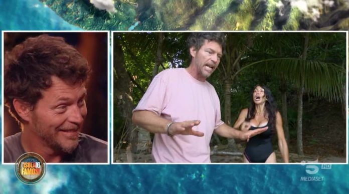 Isola dei Famosi 2022, tutti contro Marco Maccarini: “non voglio creare gruppi” | Video Mediaset Isola dei Famosi 2022 Marco Maccarini