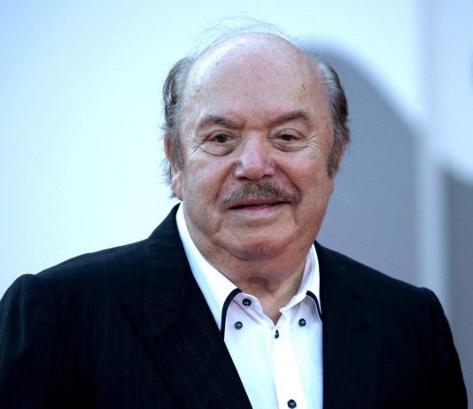 Gioco Responsabile, intervista a Lino Banfi: “Mi sento di essere un vecchietto che piace ai giovani. Spero che si farà un’ultima stagione di Un Medico in Famiglia” Lino Banfi a Verissimo