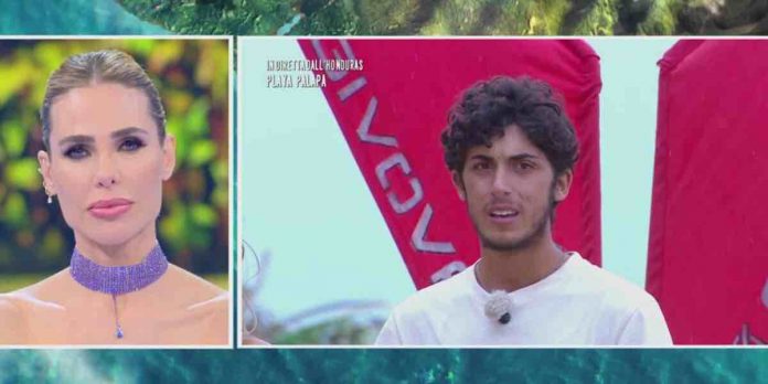 Alessandro Iannoni abbandona L’Isola dei Famosi 2022 “per motivi scolastici e di studio” | Video Mediaset Alessandro abbandona L'Isola dei Famosi