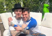 Fedez e J-Ax fanno pace dopo quattro anni: l’annuncio e l’abbraccio, ecco come è andata Fedez e J-Ax fanno pace