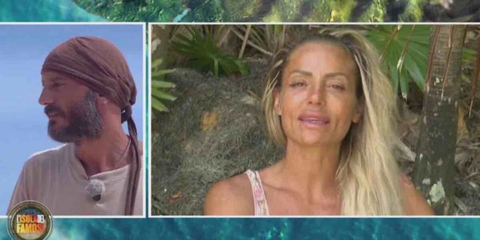 Isola dei Famosi 2022, prova ricompensa “truccata: è scontro tra Laura Maddaloni e Nicolas Vaporidis | Video Mediaset Isola dei Famosi, Nicolas e Laura