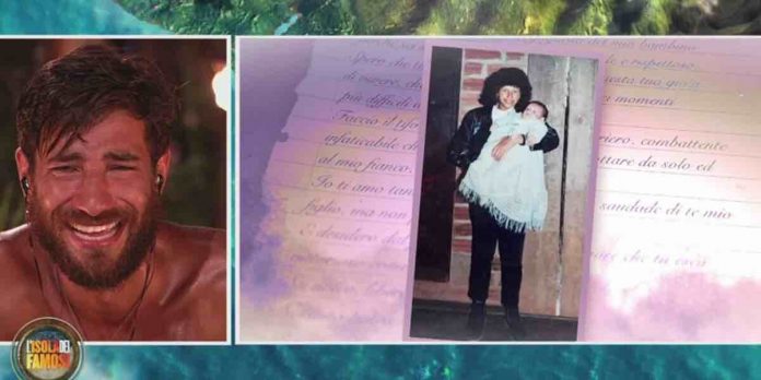 Roger sorpresa mamma a L'Isola dei Famosi