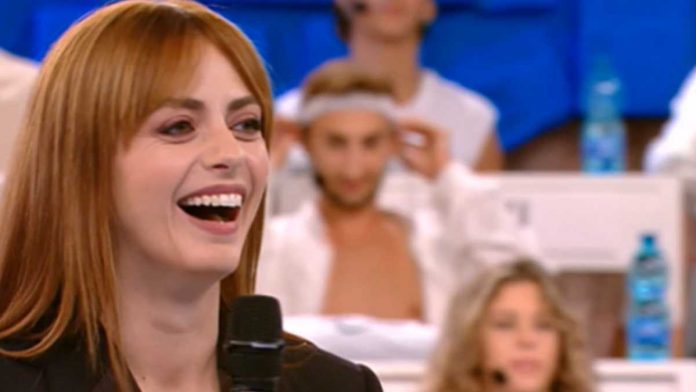 Annalisa ad Amici 22 canta Bellissima: ecco l’esibizione | Video Witty Tv Annalisa ad Amici 22