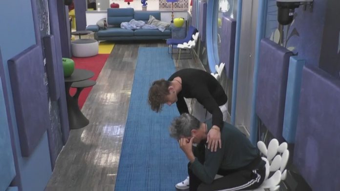 Grande Fratello Vip, Marco Bellavia in lacrime per le tensioni in Casa. Gegia: “Dobbiamo aiutarlo” | Video Mediaset GF Vip, Marco Bellavia in lacrime