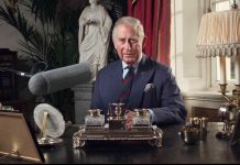 Carlo è il nuovo re dopo la morte della regina Elisabetta: le sue prime parole rivolte al popolo e al mondo Morte Regina Elisabetta parole di Carlo nuovo re