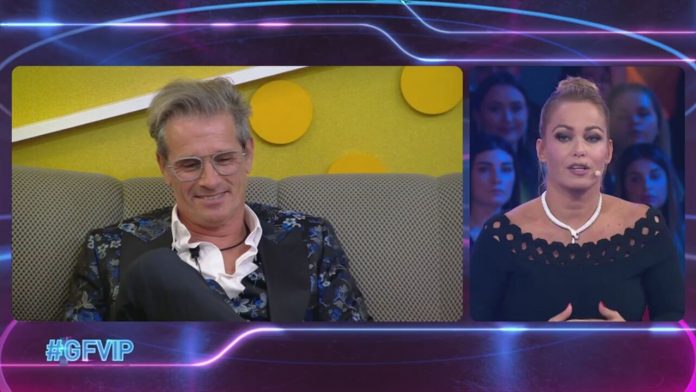 Grande Fratello Vip, il “branco” contro Marco Bellavia: la difesa di Sonia Bruganelli | Video Mediaset Sonia difende Marco