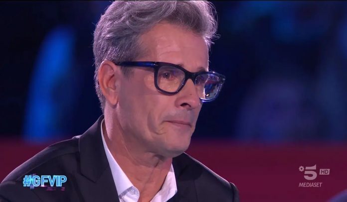 Grande Fratello Vip, Marco Bellavia in studio: l’intervista di Alfonso Signorini | Video Mediaset Bellavia In studio commosso