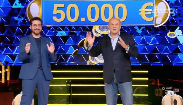 Caduta Libera, vincita di 50.000 euro per il campione Michele Marchesi | Video Mediaset Caduta Libera