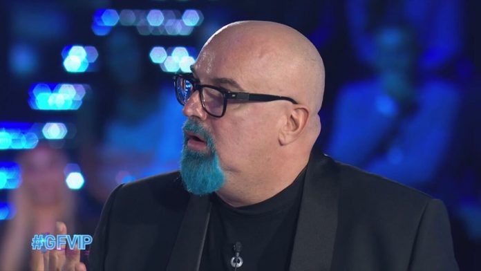 Grande Fratello Vip, l’ingresso in studio dell’eliminato Giovanni Ciacci | Video Mediaset Ciacci in Studio