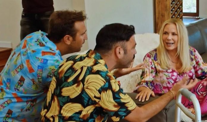 Emigratis: Pio e Amedeo con Katherine Kelly Lang, la Brooke Logan di Beautiful | Video Mediaset Emigratis