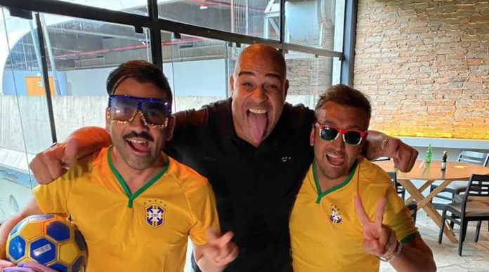 Emigratis, Pio e Amedeo incontrano la leggenda del calcio: Adriano | Video Mediaset Emigratis