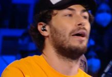 Pinguini Tattici Nucleari ad Amici 22