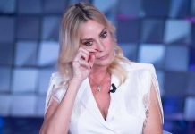 Stefania Orlando a Verissimo: “Oggi sono serena e sto tornando a cantare” | Video Mediaset Stefania Orlando a Verissimo