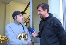 Tapiro d’Oro a Fedez per il video di Chiara Ferragni con le parole della tata rivolte a Leone. Ecco la consegna a “Striscia la Notizia” | Video Mediaset Tapiro a Fedez Striscia la notizia