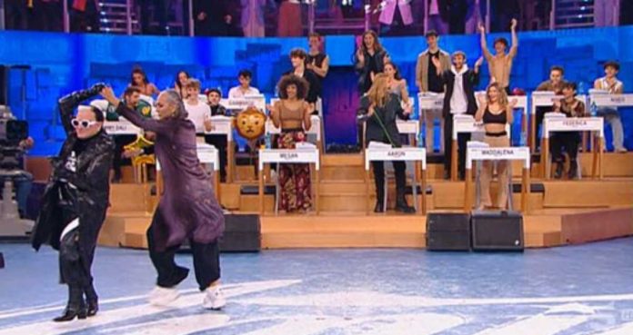 Amici 22, Alessandra Celentano balla con Cristiano Malgioglio | Video Witty Tv Amici 22