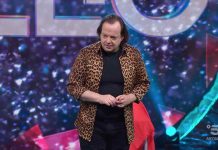 Dado a Zelig 2022 riscrive in chiave politicamente corretta “Il tempo di morire” di Lucio Battisti | Video Mediaset DADO