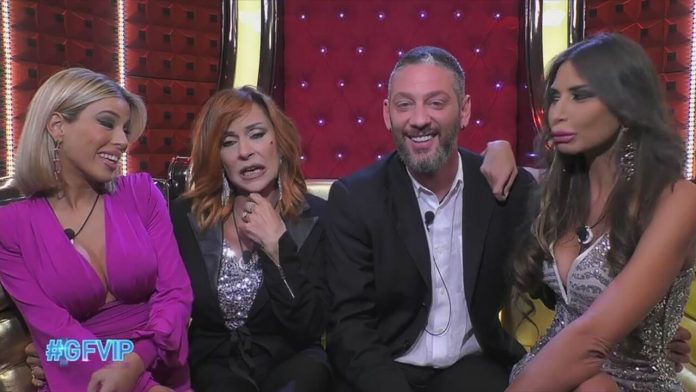 Grande Fratello Vip, Edoardo Tavassi e l’amore: Signorini lo sorprende con il gioco della bottiglia in diretta | Video Mediaset Edo Tavassi e l'amore