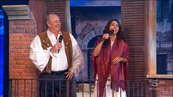 Sabrina Ferilli e Gerry Scotti a Tu si que vales 2022: il Rugantino, la loro esibizione | Video Witty Tv Gerry Scotti e Sabrina Ferilli