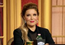 Selvaggia Lucarelli annuncia il suo matrimonio, poi ironizza: “Potrebbe essere in Puglia con la pizzica, i taralli, Albano, Emma, I Negramaro” Selvaggia Lucarelli a Ballando con le Stelle