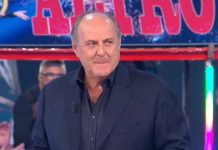 Gerry Scotti si commuove ricordando Piero Sonaglia a Tu si que vales 2022, tutti in piedi e commossi | Video Witty Tv Tu si que vales 2024