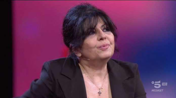 Sconsolata a Zelig 2022: ecco l’esibizione di Anna Maria Barbera | Video Mediaset zelig sconsolata