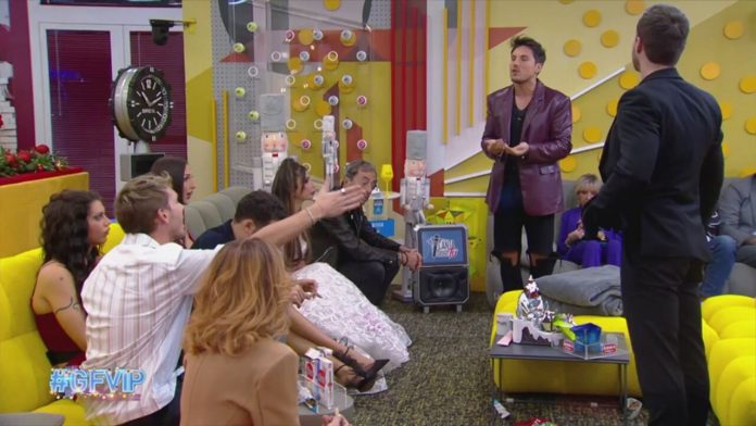 Grande Fratello Vip, scontro tra Alberto De Pisis e Daniele Dal Moro: lite in diretta. Daniele: “Ti mette in cattiva luce” | Video Mediaset Alberto VS Daniele