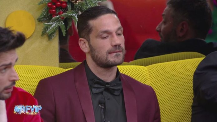 Grande Fratello Vip, Luca Salatino abbandona la Casa non continuerà il suo percorso | Video Mediaset Luca Salatino Abbandona la Casa