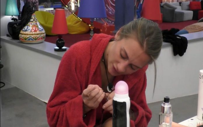 Grande Fratello Vip, Nikita Pelizon in lacrime per il rifiuto di Luca Onestini: “Quindi ho capito male e adesso devo fare lo switch…” | Video Mediaset Nikita in Lacrime