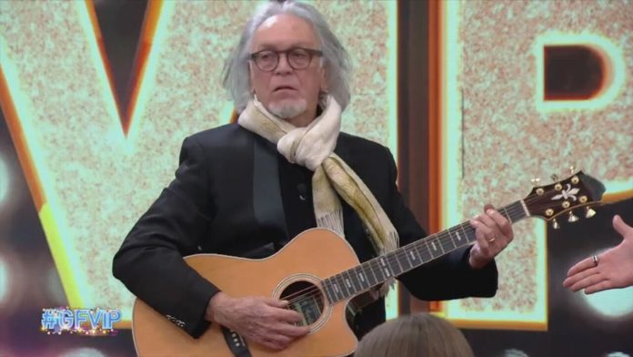 Riccardo Fogli ha già bestemmiato al Grande Fratello Vip? In arrivo una squalifica? | Video Mediaset Riccardo Fogli ha bestemmiato