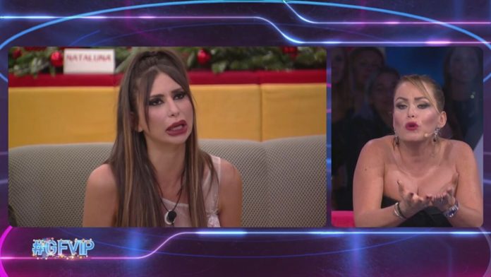 Grande Fratello Vip, scontro in diretta, Sonia Bruganelli VS Sarah Altobello: “Hai fatto una figura pessima” | Video Mediaset Sonia Vs Sarah