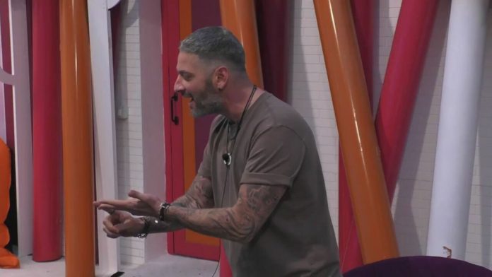 Grande Fratello Vip, Edo Tavassi e Micol Incorvaia VS Antonella Fiordelisi: “Cerchi solo di fare litigare la gente, metti zizzania” | Video Mediaset Tavassi Vs Fiordelisi