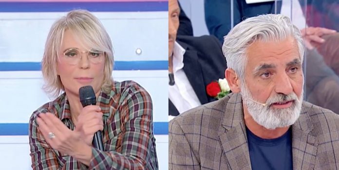 Uomini e Donne, Maria De Filippi sbotta con Biagio: “Lei non vuole una tro**ata” | Video Witty Tv Uomini e donne