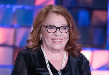 Valeria Fabrizi a Verissimo: scriverà un libro sulla sua vita e carriera? | Video Mediaset Valeria Fabrizi