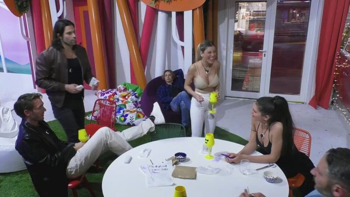 Grande Fratello Vip, Antonella Fiordelisi VS Oriana Marzoli e Luca Onestini: “C’è un limite a tutto” | Video Mediaset Antonella VS Oriana e Luca